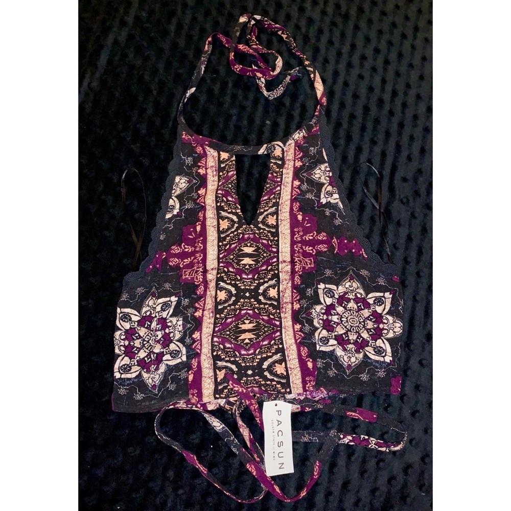 Kendall and Kylie PacSun crop top
